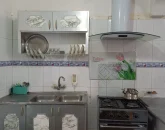 آشپزخانه با اجاق گاز، هود، سینک دو قلو خانه ویلایی در قشم 457848