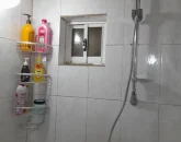 حمام با دوش فلزی و تهویه هوای خانه ویلایی در قشم 45864768
