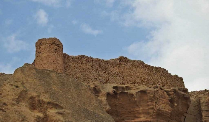 قلعه ی تاریخی لشتان در اطراف بندرلنگه 8574874874834
