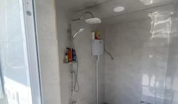 کاشی کرمی و توالت ایرانی و دوش حمام سرویس بهداشتی خانه ویلایی در قشم 541524124