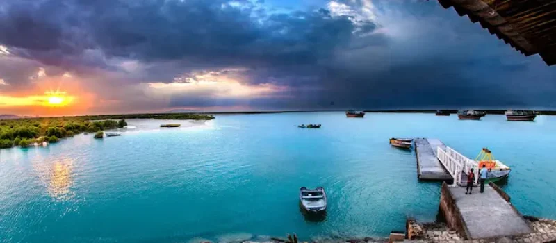 دریای قشم در یزر آسمان ابری 56787